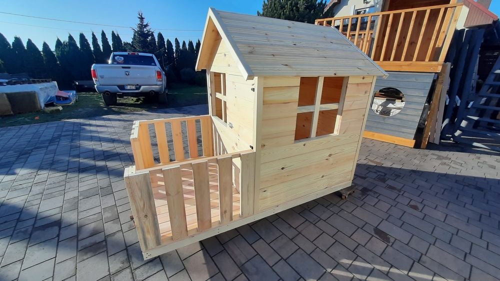 Domek drewniany dla dziecka, plac zabaw, prezent na zajączka,