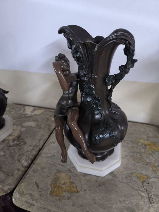 Conjunto de dois vasos decorativos