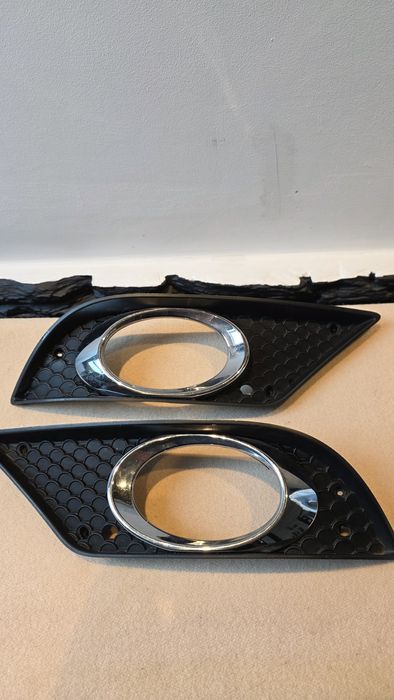 Kratki osłony halogenów zderzaka w211 AMG