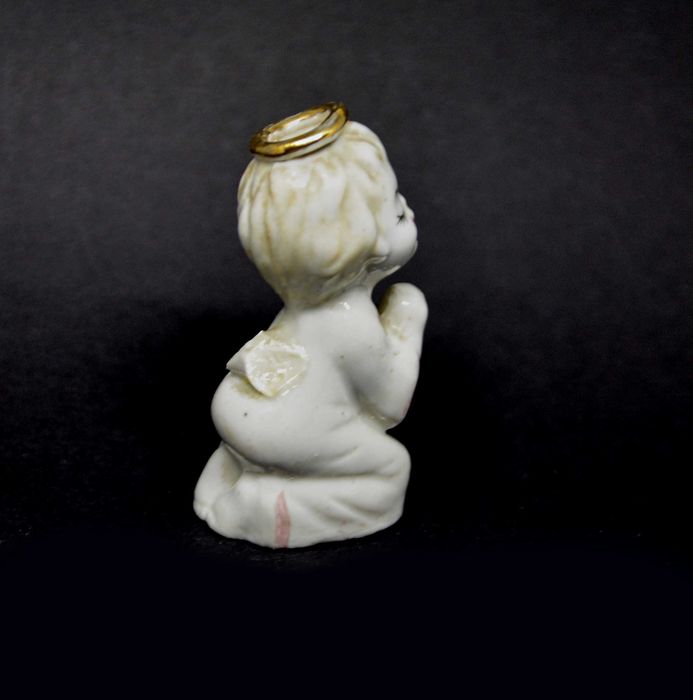 Porcelanowa Figurka Mały Aniołek Lata 80. Niesygnowana