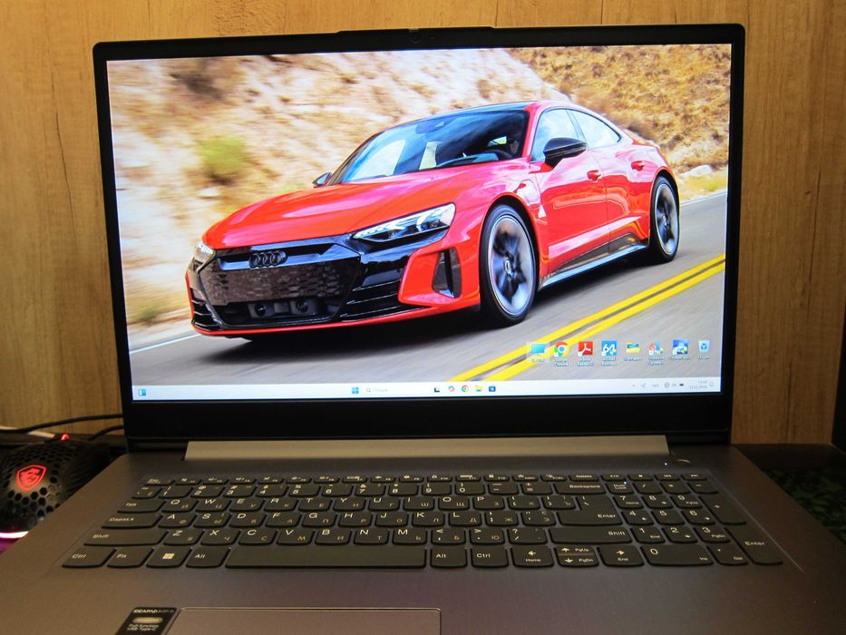 Lenovo IdeaPad3 2024 год/17.3" FHD IPS/Ram 16 /i3 1315U Windows 11 Pro