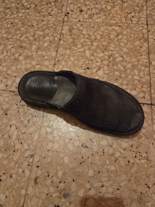 Piękny czarny kapec