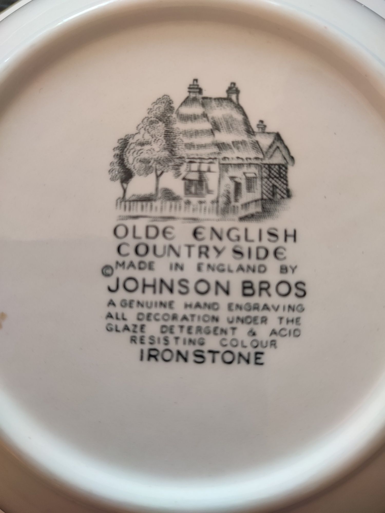 Johnson Bros - porcelana angielska. Talerze i miski.