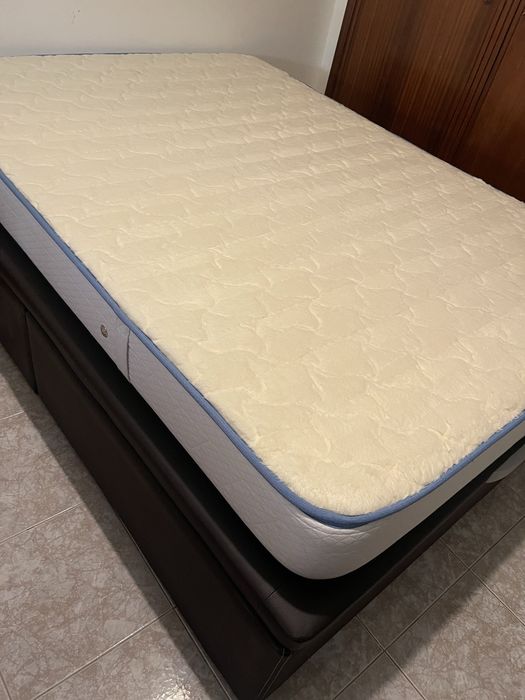 Soumier de casal com arrumação.