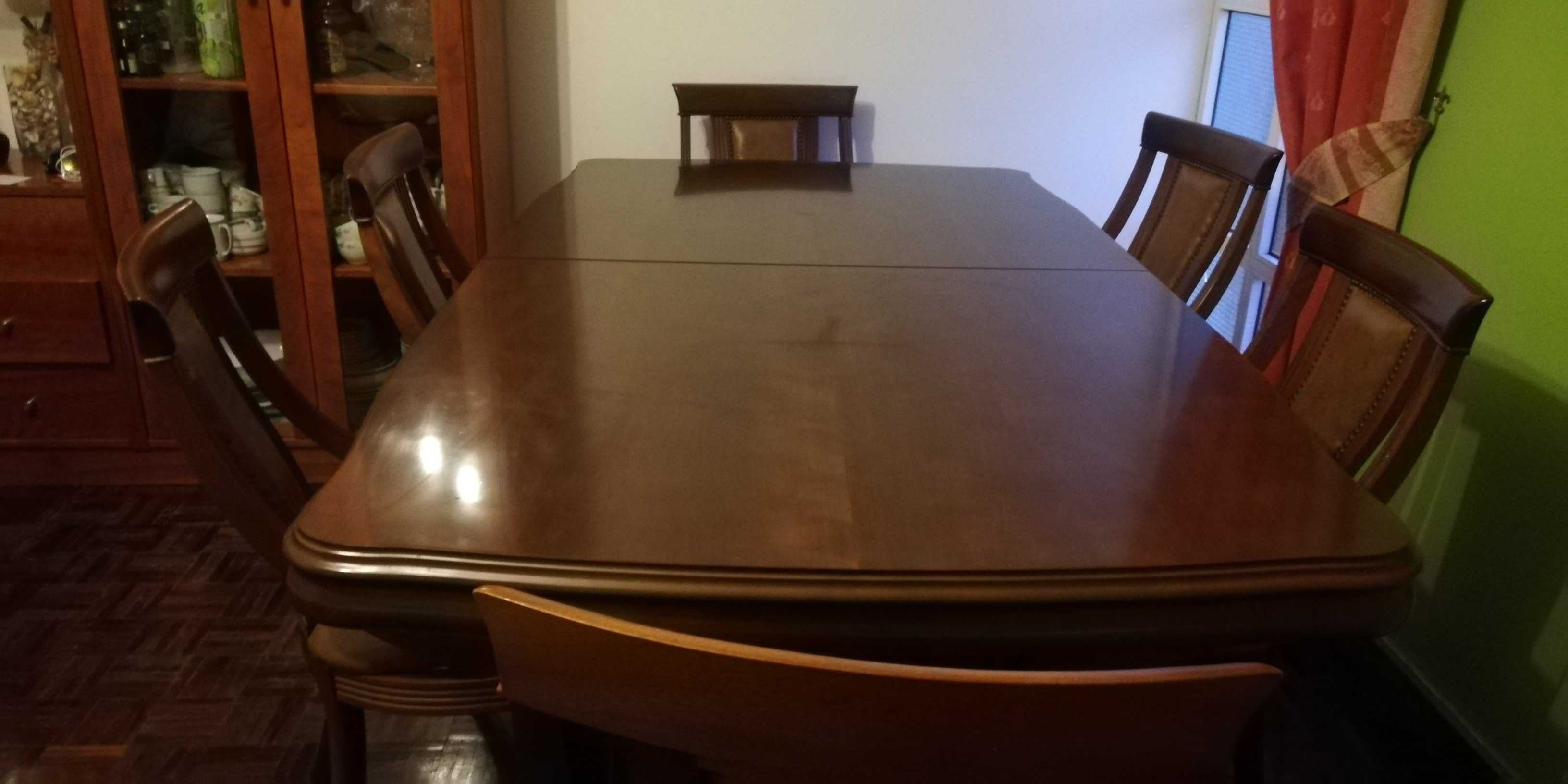 Mesa de jantar e 6 cadeiras( mogno)