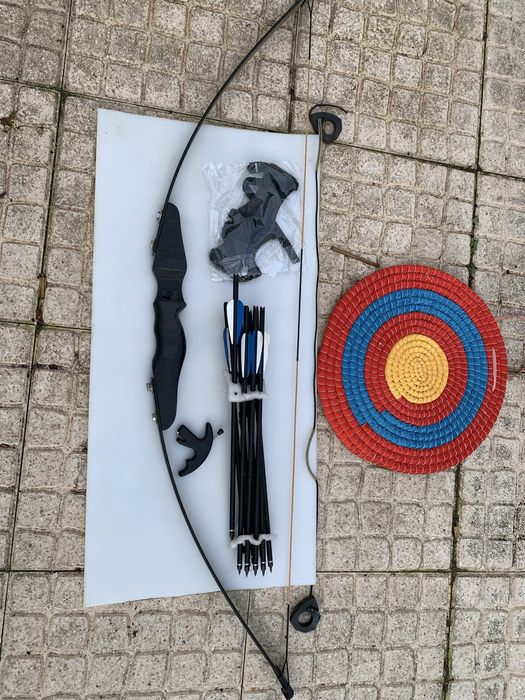 Arco e flecha com material