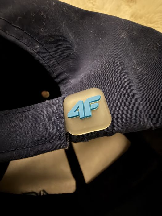 Czapki z daszkiem 4F męska S/M oraz damska one size