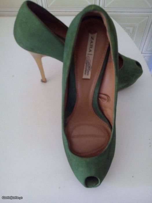 Sapatos Zara cor verde esmeralda N. 37 - Semi-Novo