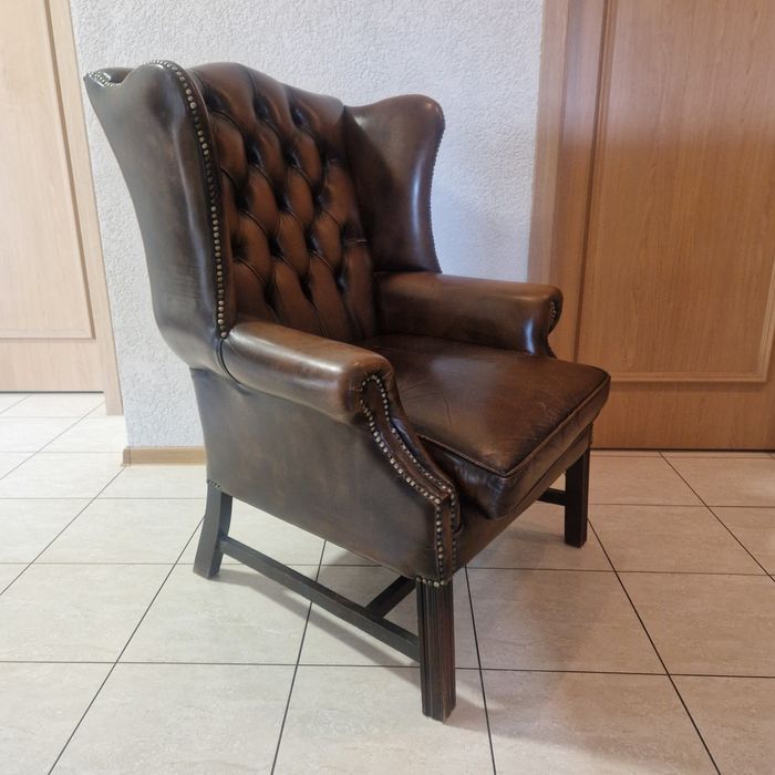 Fotel chesterfield - uszak - skóra