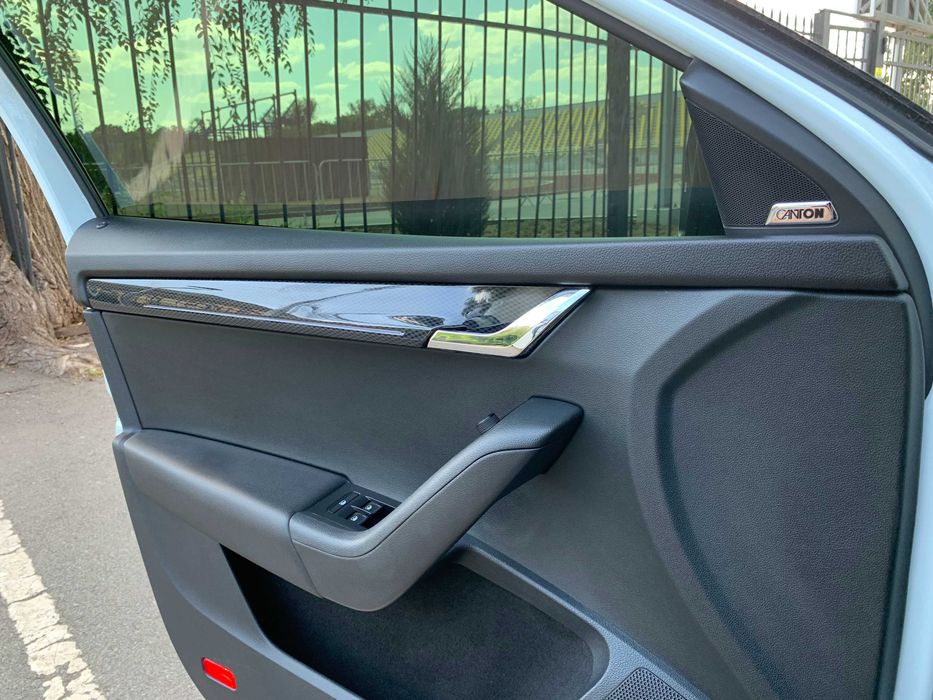 Skoda Octavia RS 2.0 TSI 2018 года.