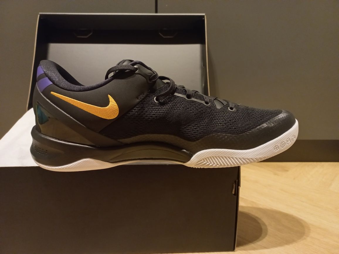 Kobe 8 proto black university gold
