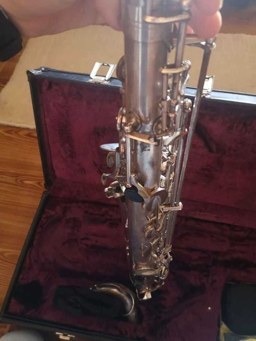Saxofone Tenor marca "Condor"