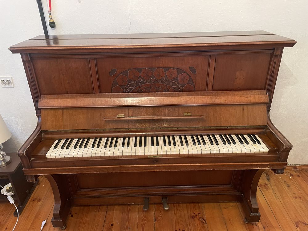 Pianino Ed Seiler.