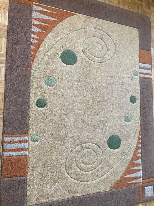 Dywan o wymiarach 160cm na 220cm