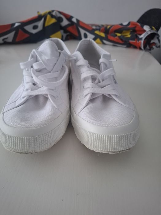 Vendo sapatilhas Superga