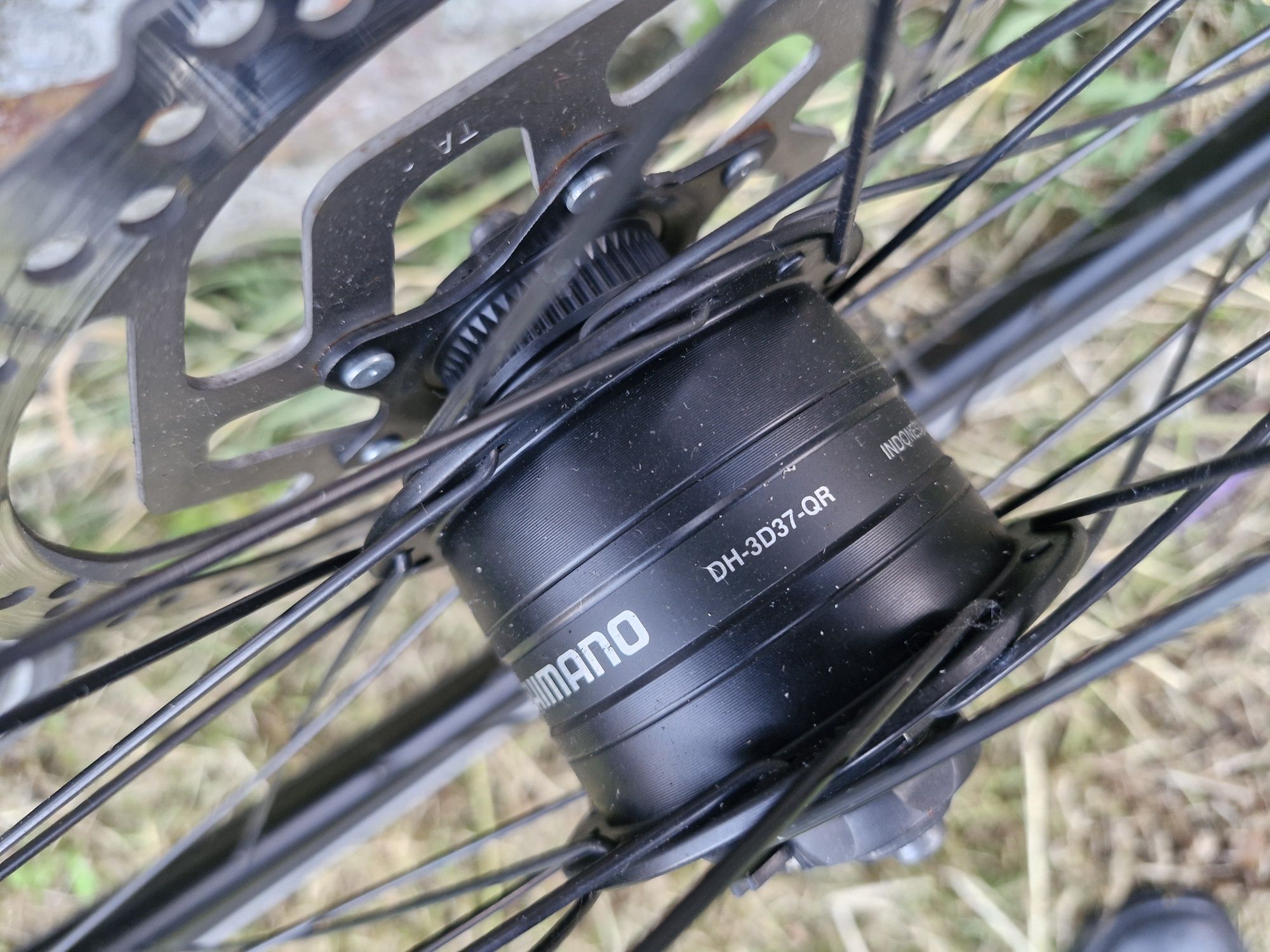 Koła 28" Shimano Schwalbe Komplet Tarcze Dynamo Trekking Gravel 28x1.5