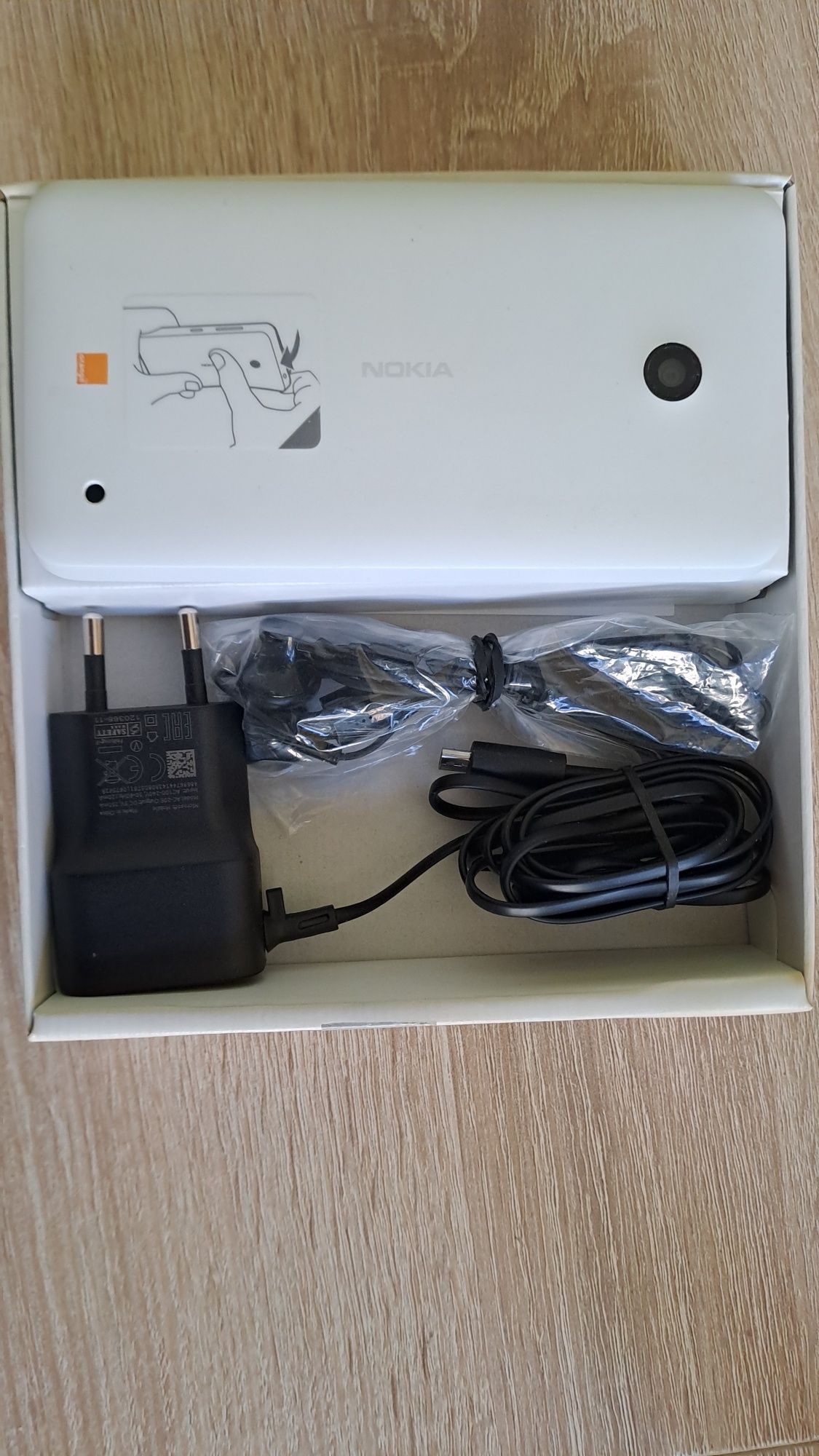 NOKIA LUMIA 735 Telefon