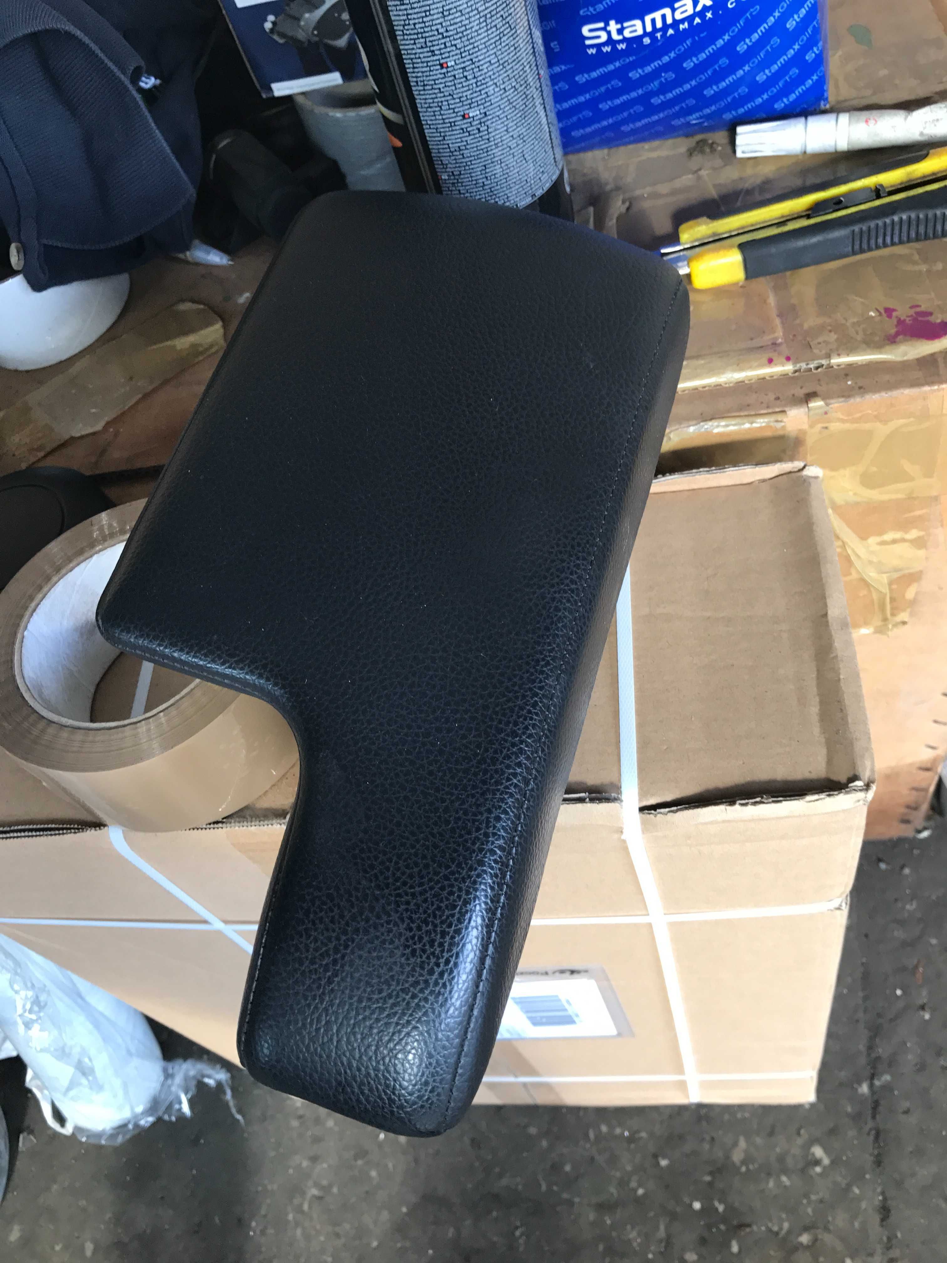 Mercedes B klasa W245 A klasa W169 PODŁOKIETNIK w TUNELU SKÓRA ŁADNY!