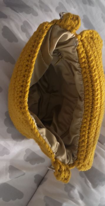 Torebka robiona na szydełku