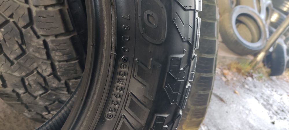 Продам всесезонну грязьову гуму Toyo Open Country A/T III