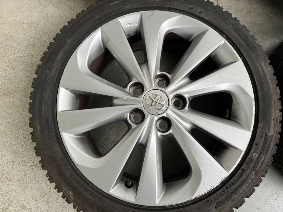 Koła felgi Toyota Auris II 7J ET50 17" 5x114,3