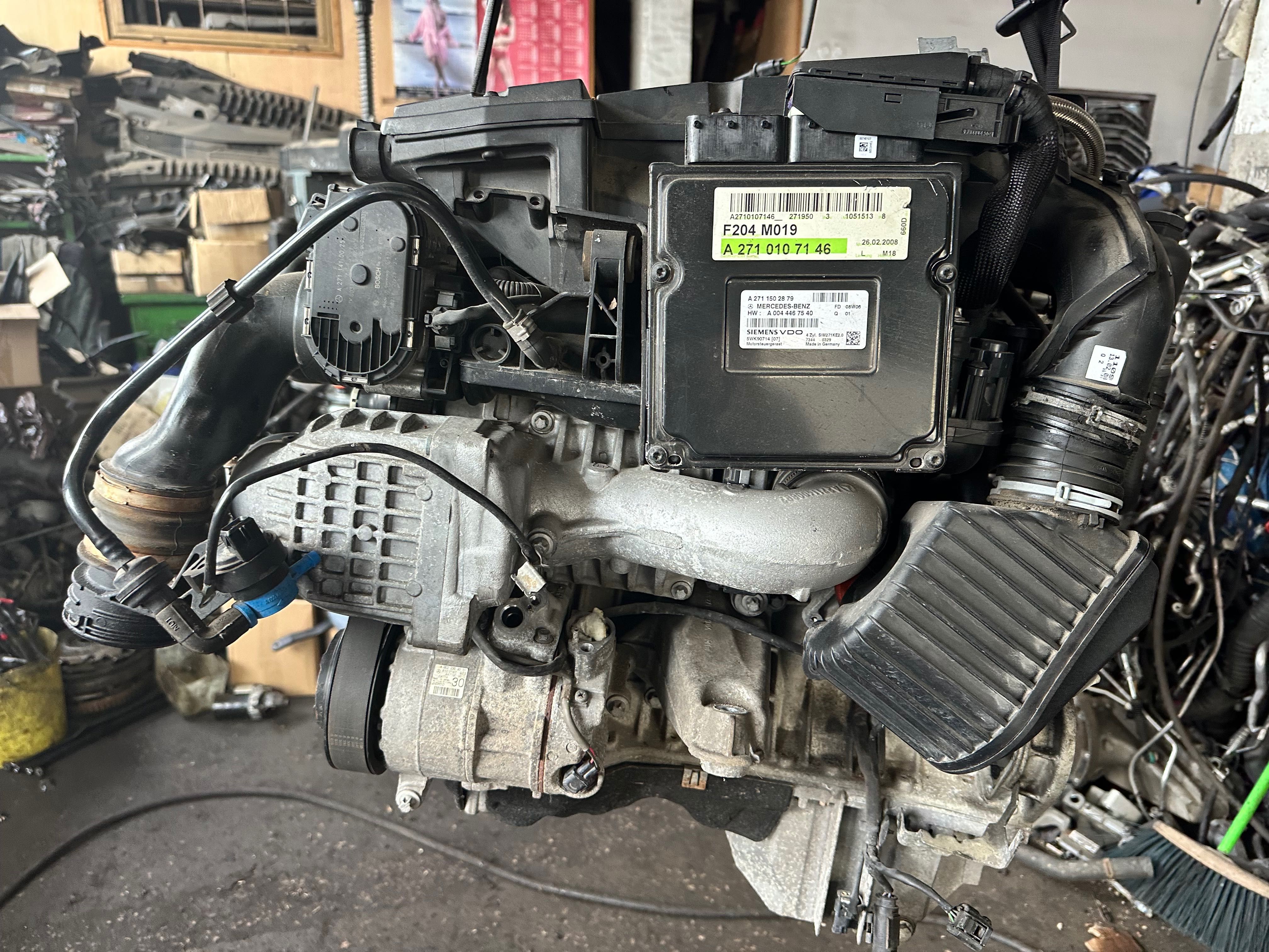 Mercedes C klasa W204 rura przewód tłumik szmerów 271.950 KOMPRESOR