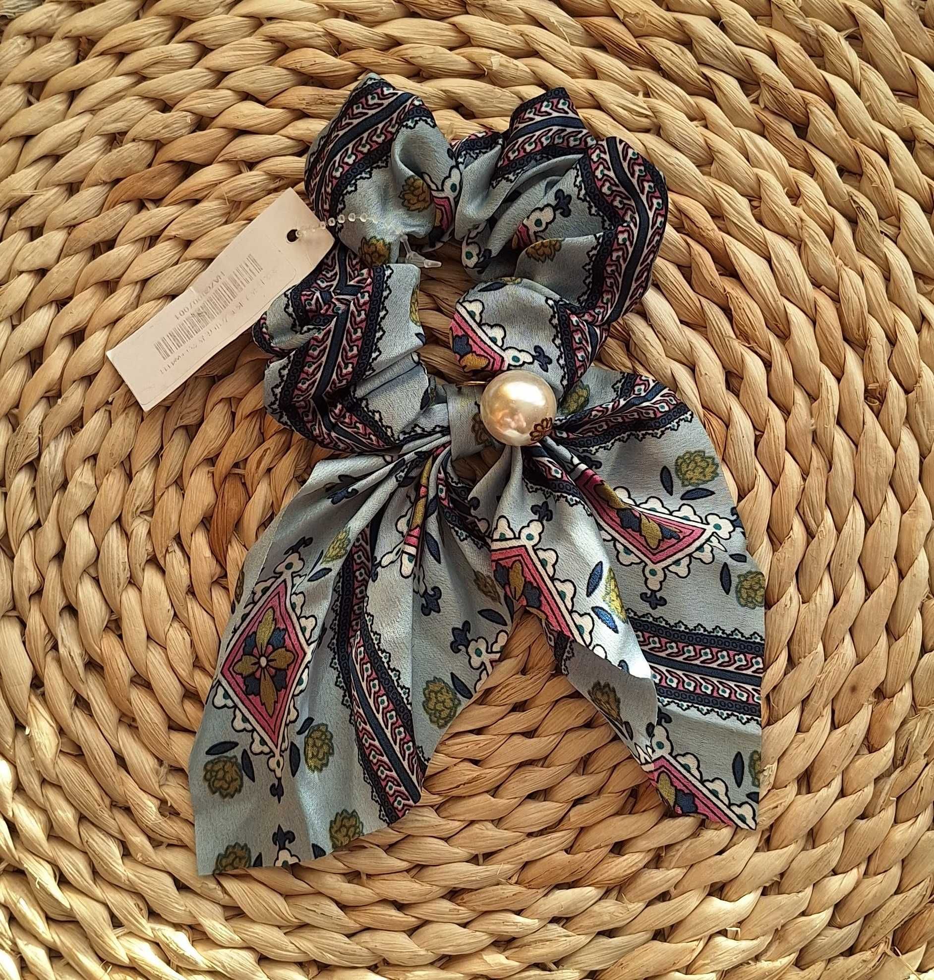 Nowa wielokolorowa gumka do włosów scrunchie z koralikiem perełką