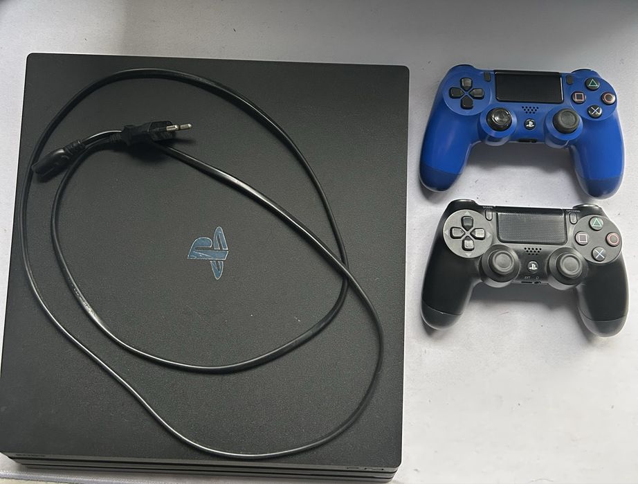 PlayStation 4 Pro | SSD 500 ГБ | 2 джойстика