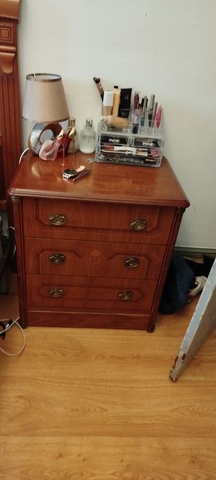 Cama casal + 2 mesinhas de cabeceira