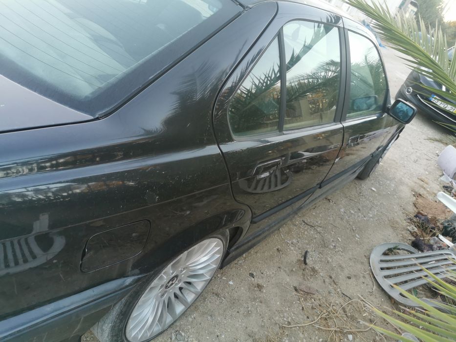 BMW 318tds com motor 325tds  em ótimo estado para peças