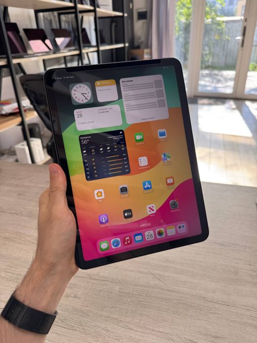 iPad Air 5 2022 M1 10.9" 256GB WiFi Space Gray + ЧОХОЛ