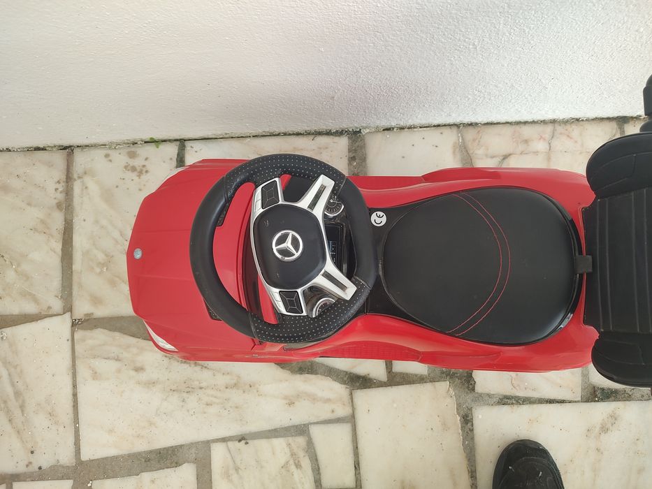 Carrinho Mercedes AMG GL 63 para crianças