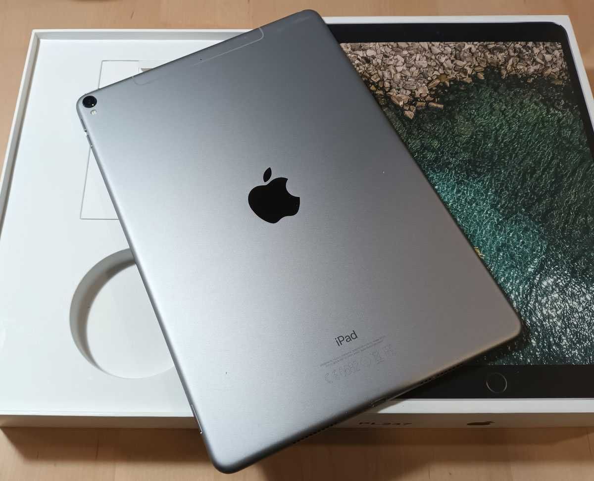 Apple iPad Pro 10,5" 256 GB WiFi + Cellular ( LTE ) Space Gray