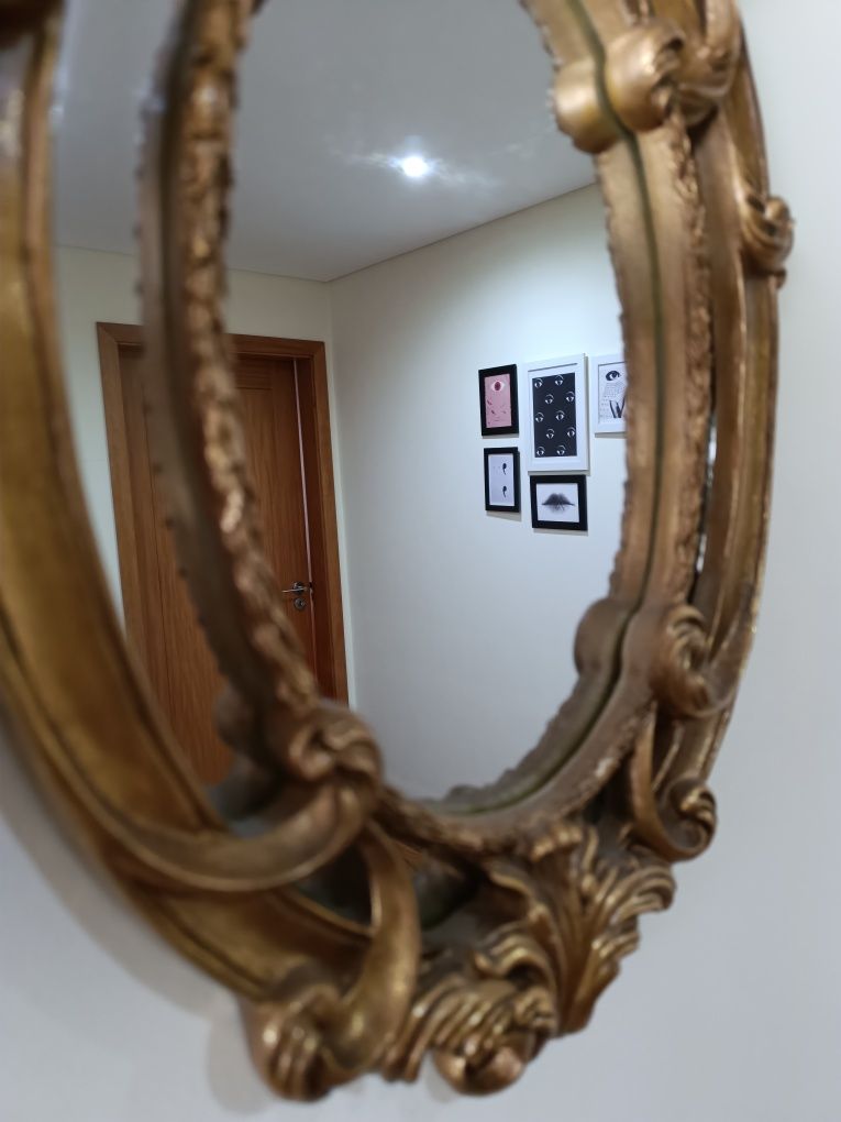 Espelho Oval Dourado