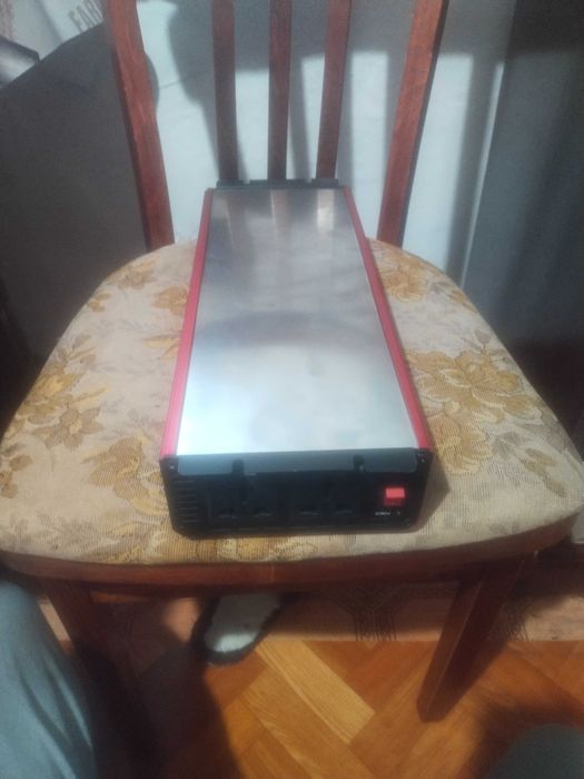 Інвектор перетворювач напруги