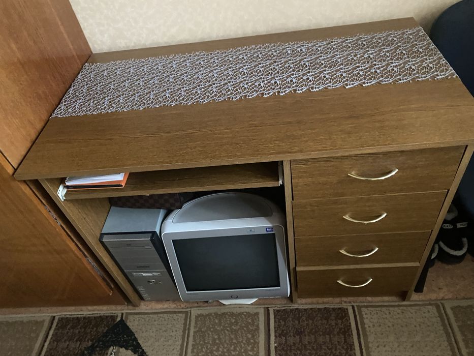 Продається стіл компʼютерний