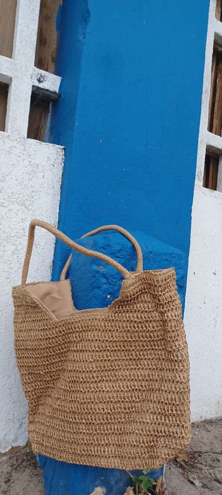 Bolsa /mala  de palhinha forrada com fecho e