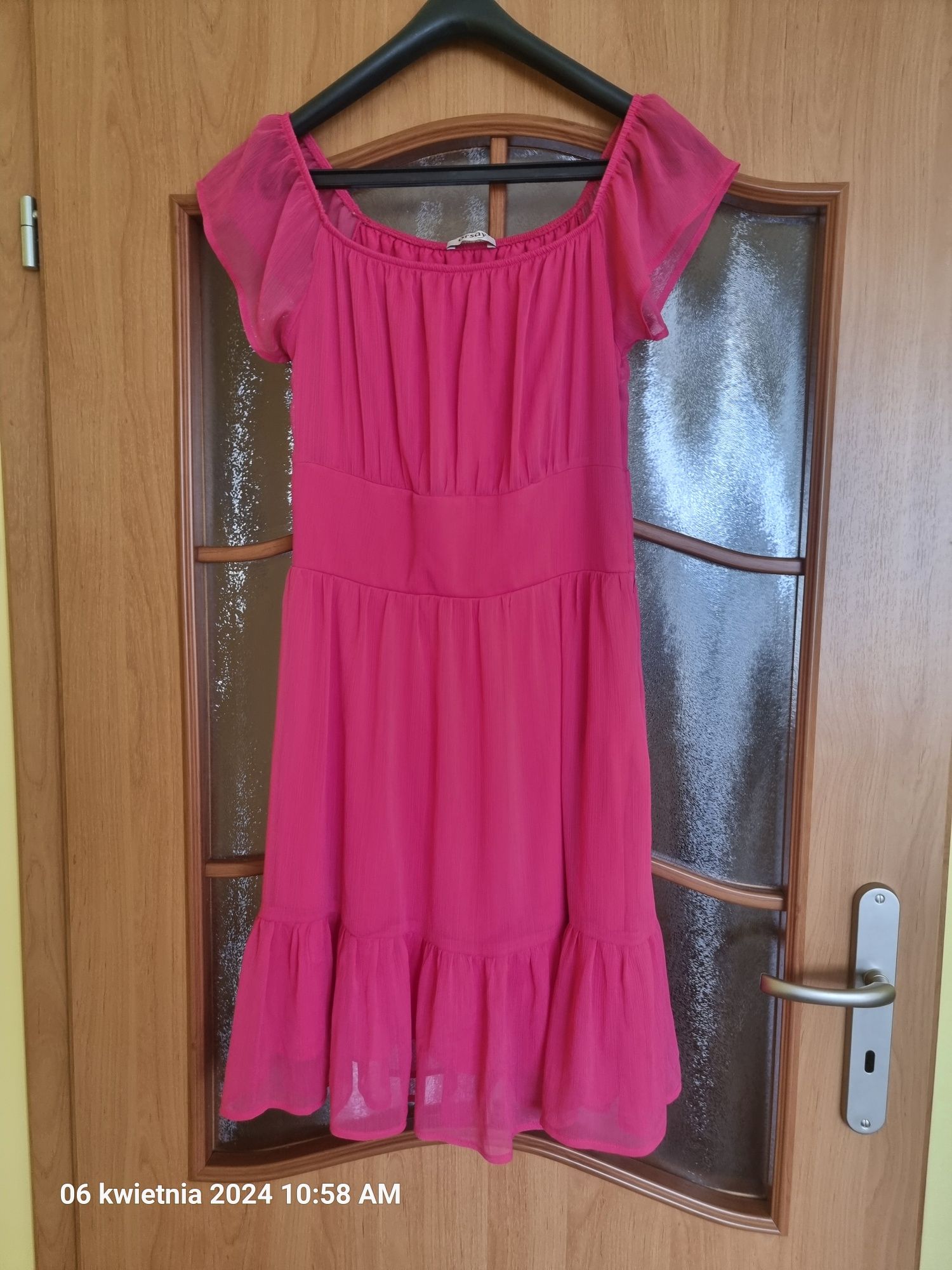 Różowa sukienka Orsay