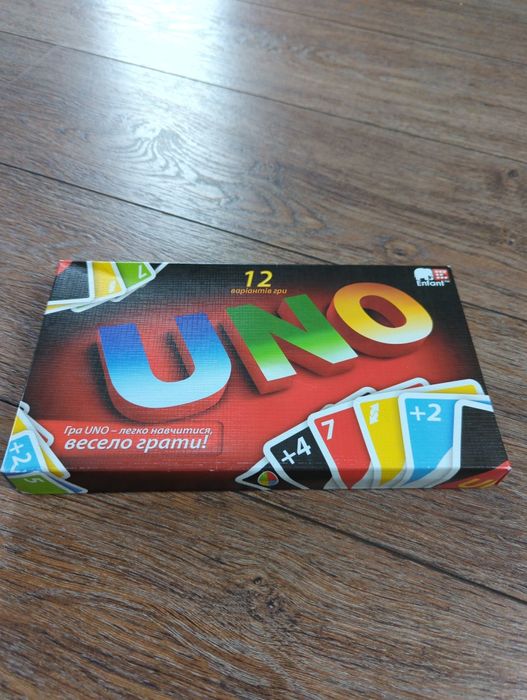 Уно гра  похожа на карти