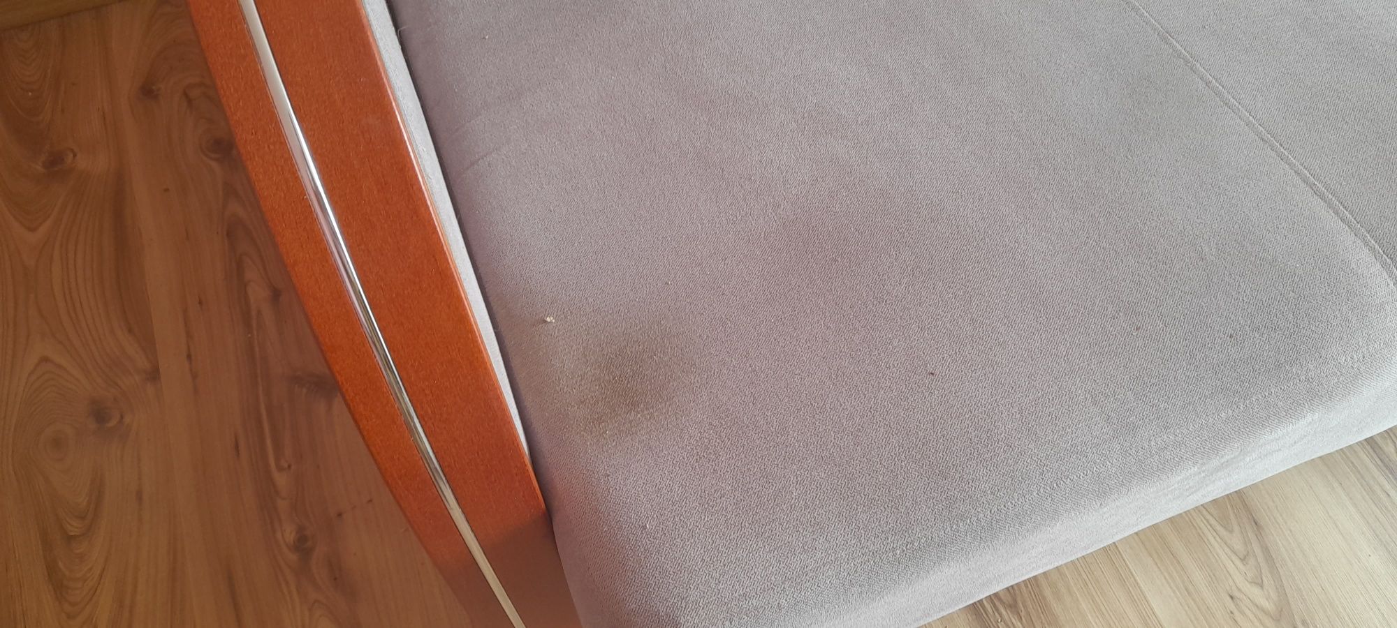 Wersalka w dobrym stanie