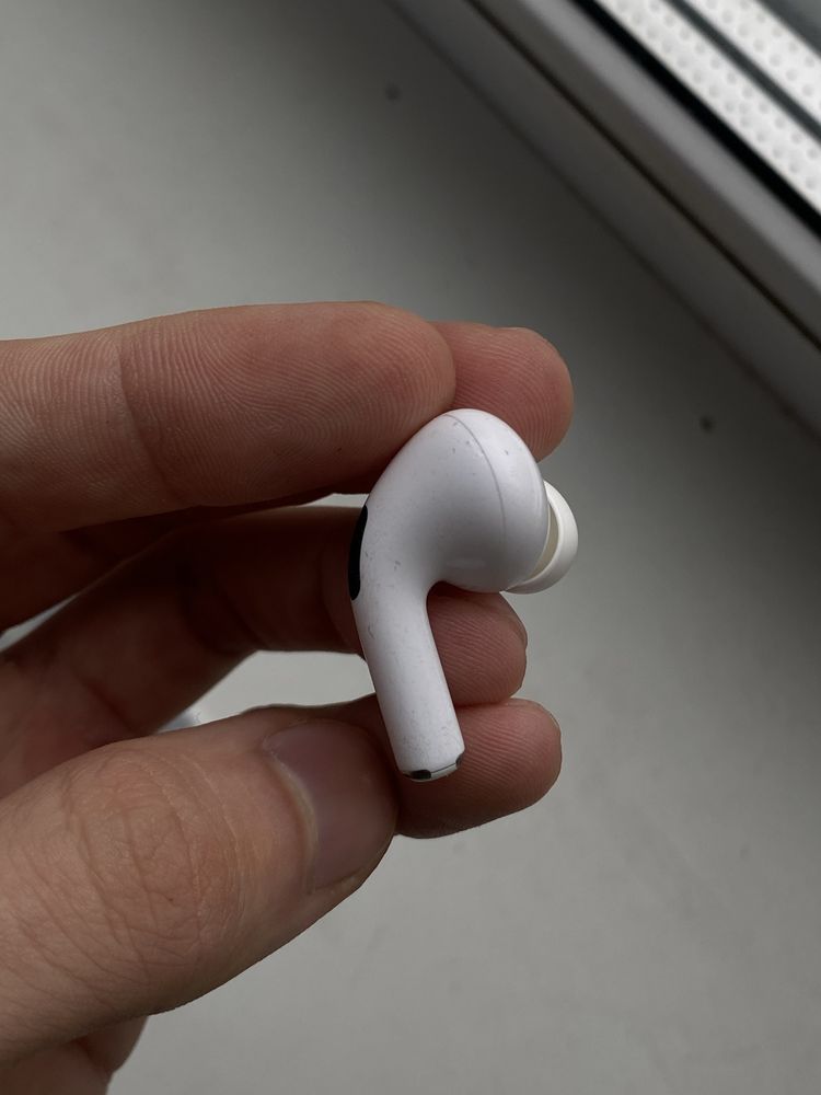 AirPods Pro 2, левый AirPods Pro 2