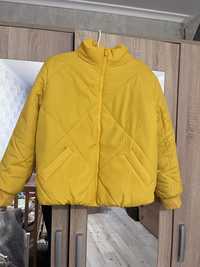 Жіноча весняна куртка 42-44 s-m жовта дутік пуховик демісезон курточка