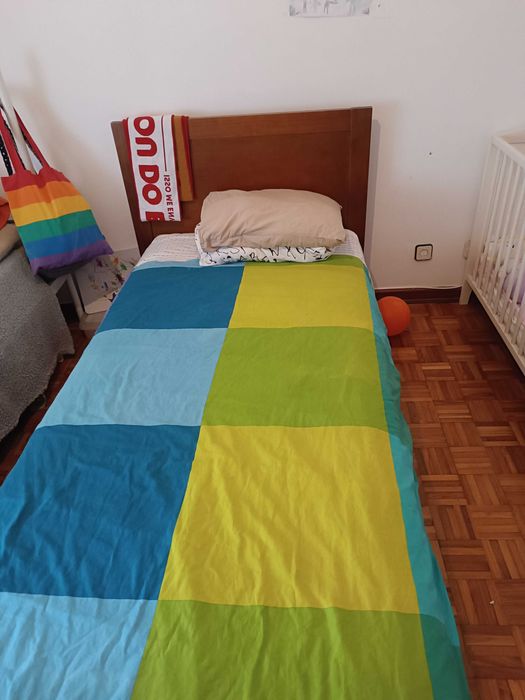 Vendo cama de solteiro