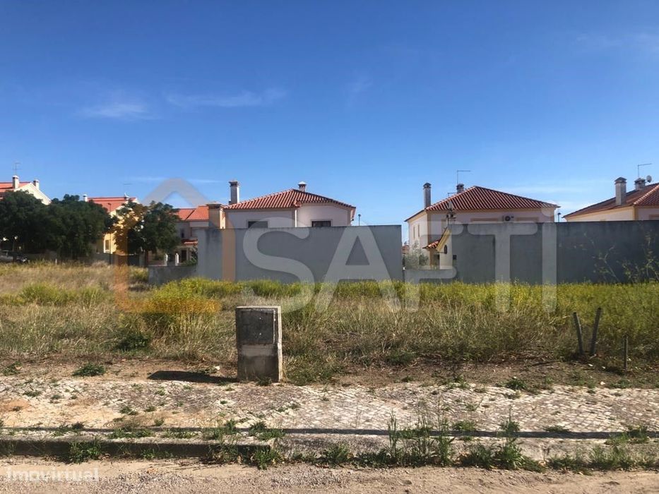 Terreno Urbano na Urbanização Casal Vaz, Meia Via, Torres Novas