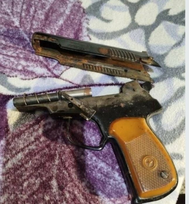 Продам игрушечный пистолет