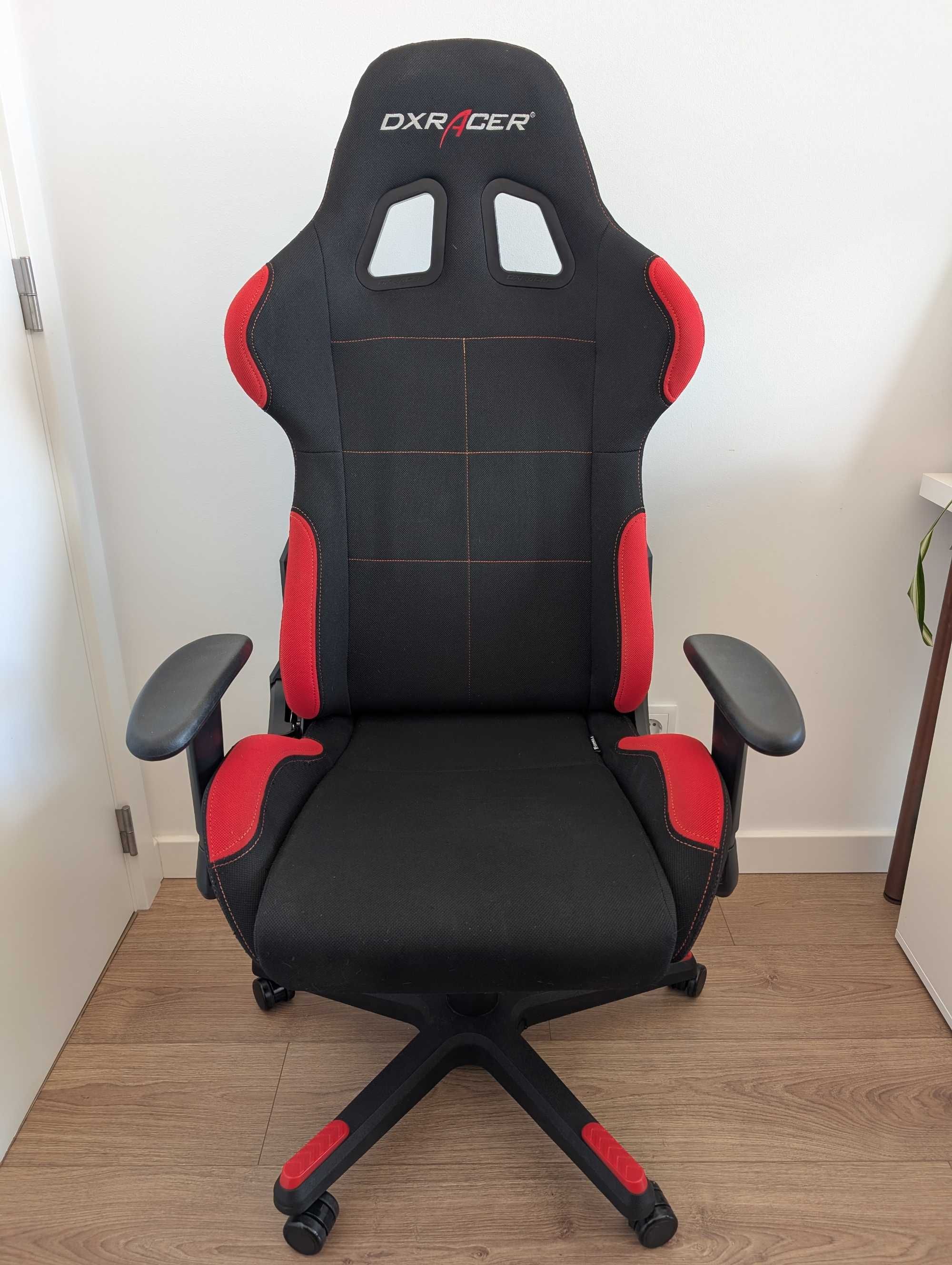 Cadeira de escritório - Gaming Chair - DX Racer