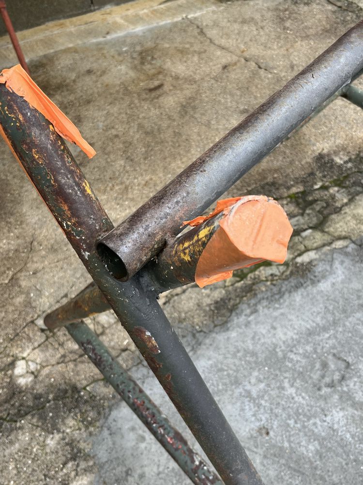 Cavalete de Ferro para cortar lenha