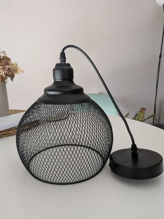 Candeeiro pendente em metal preto – 60W