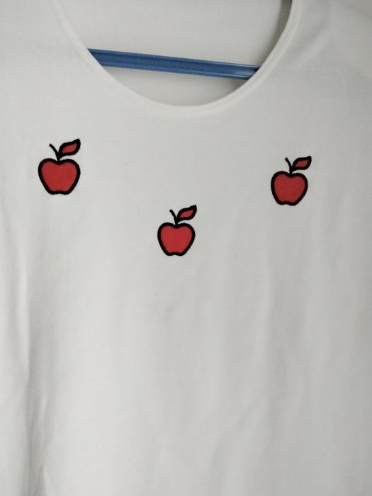 T-shirt algodão bordada
