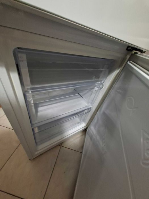 Lodowka samsung biala jak nowa